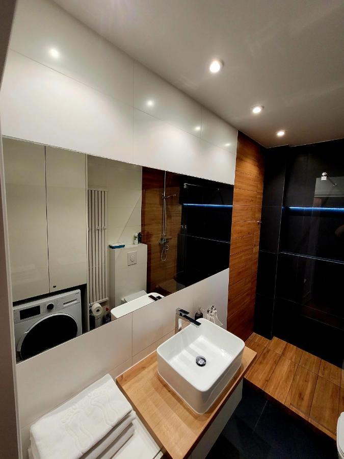 Apartament By The Way Apartment Wroclaw Exterior photo